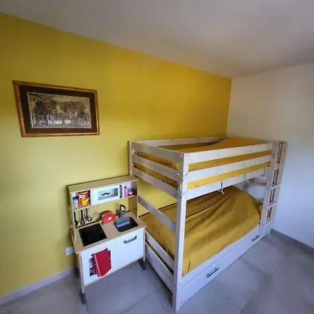 Jolie Avec Piscine Villa *